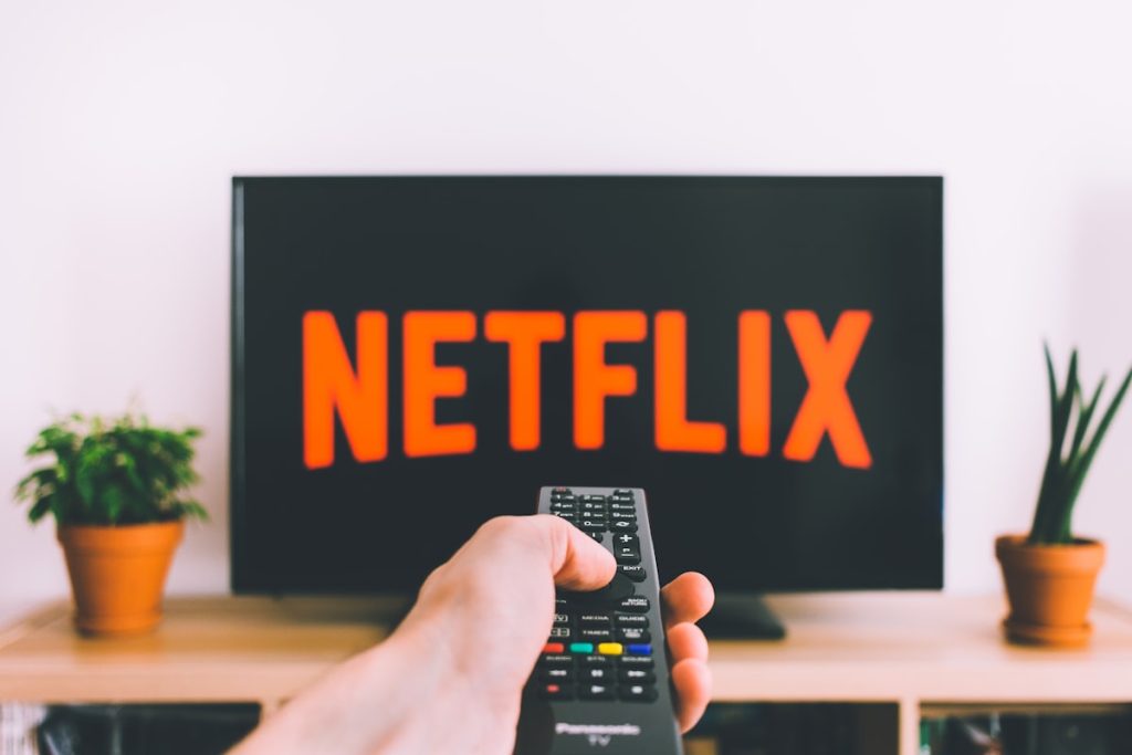 Satellite TV vs Cable TV 2026: Complete Comparison for Cord-Cutters